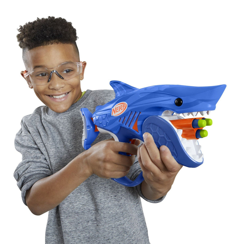 Junior Wild Sharkfire, Easy Play Dart Blaster, 8 Elite Darts, Ages 6 & Up P7Q5